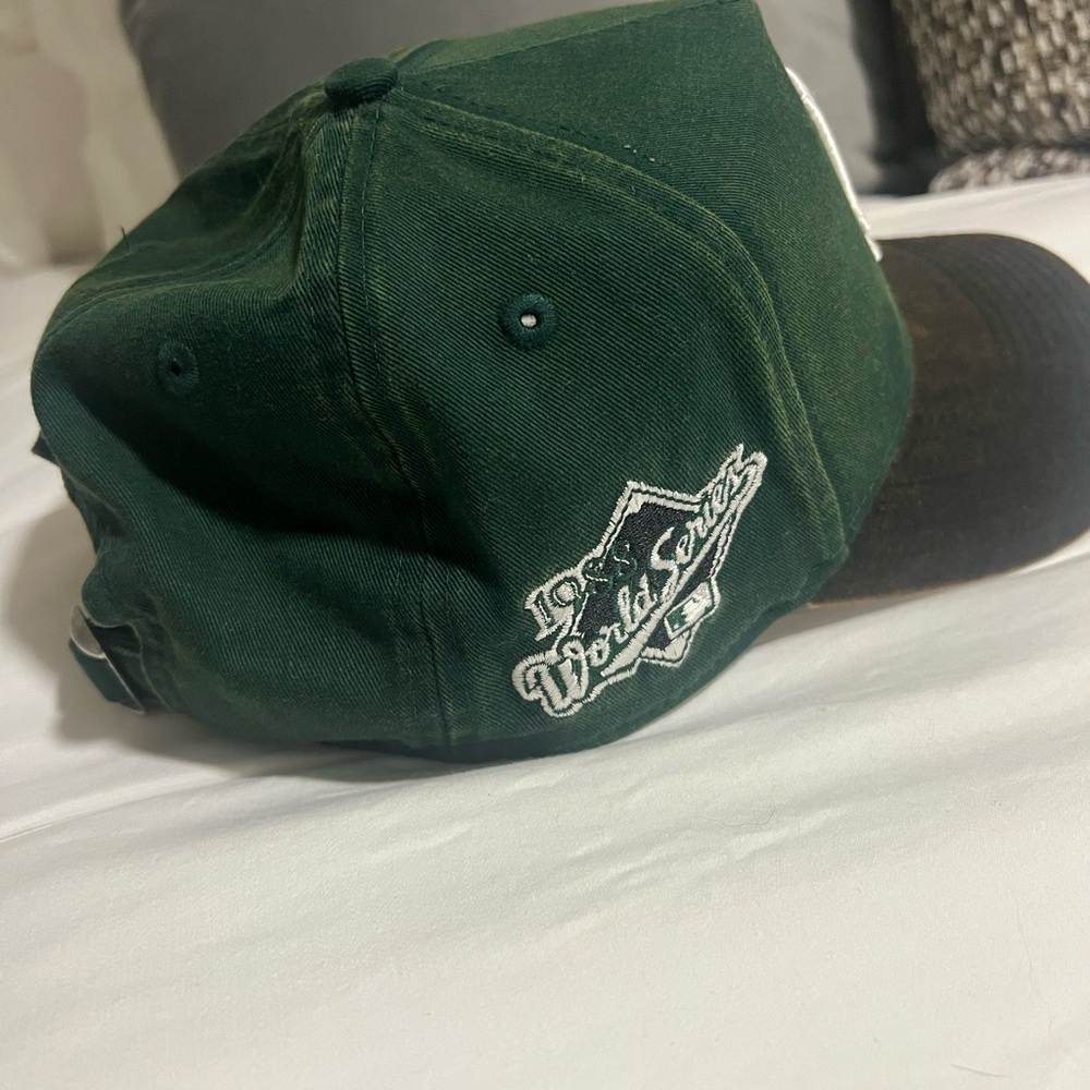 New Era Green and Black 9FORTY Cap - Picture 3 of 4